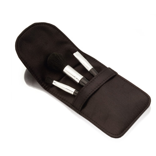 Set de cosmetica pretty con brocha y 5 accesorios negro Set de cosmetica pretty con brocha y 5 accesorios negro